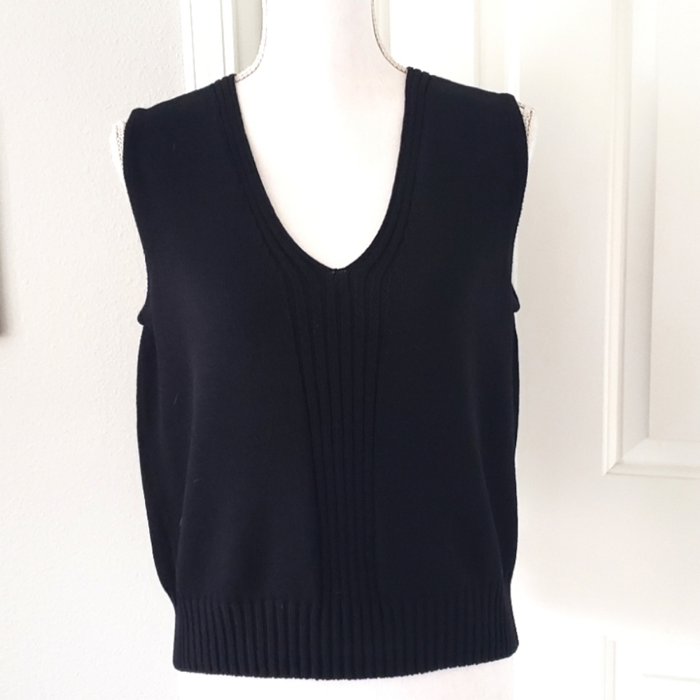 St.John black knit sweater vest S/M